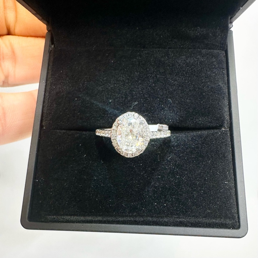Oval Cut Moissanite Ring 2 Ct GRA Certified 18K 925 Brilliant Halo Ring - Picture 5 of 15